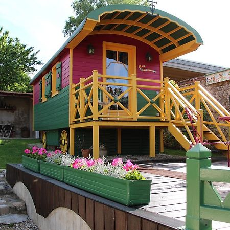 Roulotte La Dominique Bed & Breakfast Romery  Luaran gambar