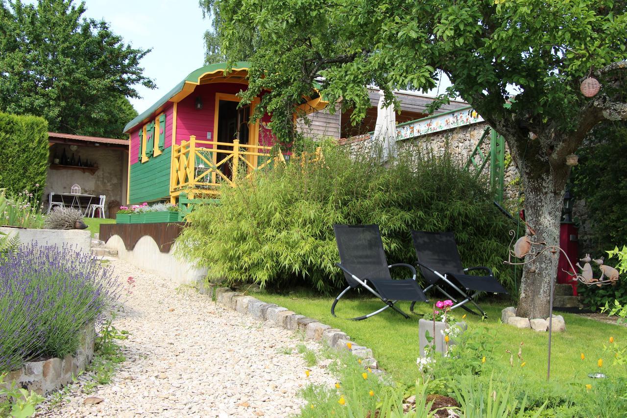 Roulotte La Dominique Bed & Breakfast Romery  Luaran gambar